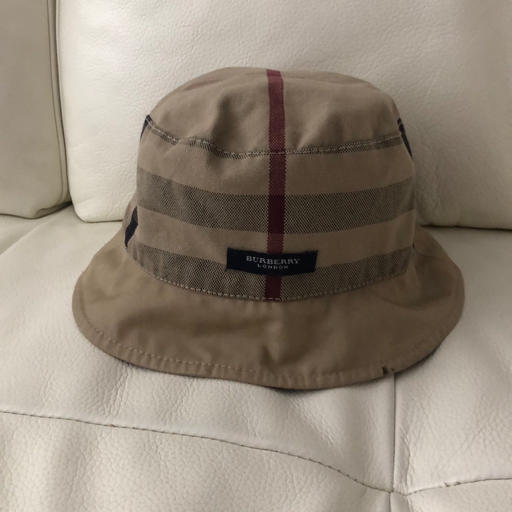 Authentic Reversible Burberry bucket hat